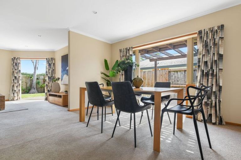 Photo of property in 27 Cranbrook Place, Rototuna North, Hamilton, 3210