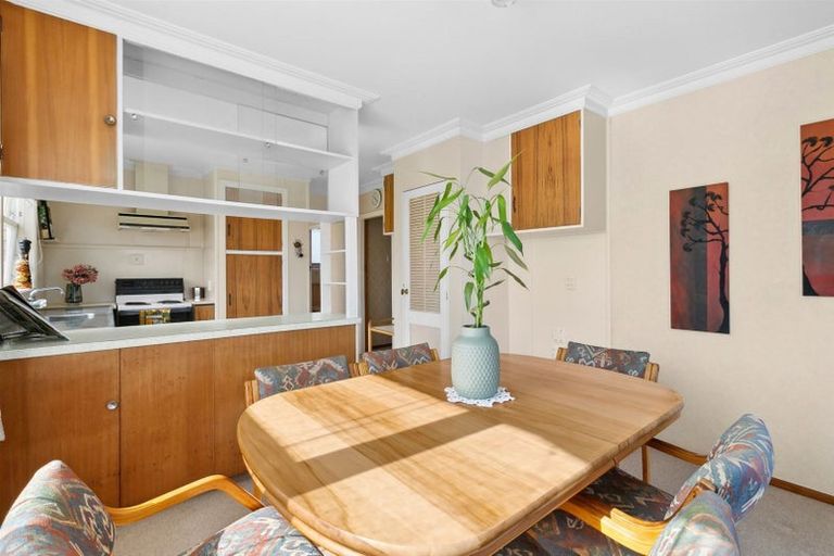 Photo of property in 241 Mangorei Road, Merrilands, New Plymouth, 4312