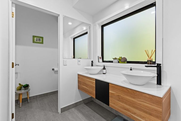 Photo of property in 5 Ti Tree Lane, Stanmore Bay, Whangaparaoa, 0932