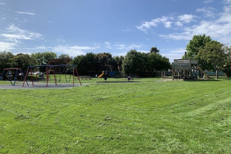 Photo of property in 157 Oxford Street, South Dunedin, Dunedin, 9012