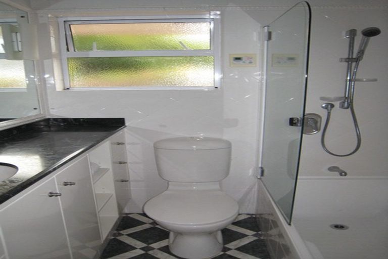 Photo of property in 1/14a Fenwick Avenue, Milford, Auckland, 0620