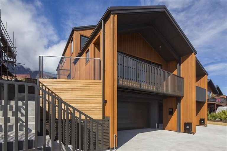 Photo of property in 29a Rannoch Drive, Jacks Point, Queenstown, 9371