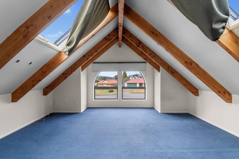 Photo of property in 31 Hoyte Place, Pukehangi, Rotorua, 3015