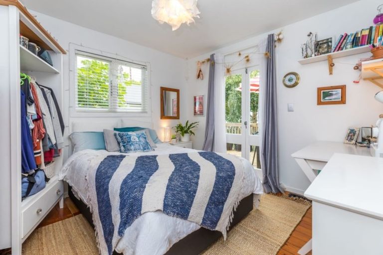 Photo of property in 7 Tipau Street, Torbay, Auckland, 0630