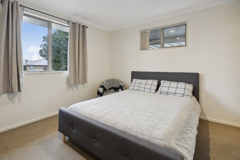 Photo of property in 106 Mako Mako Road, Levin, 5510