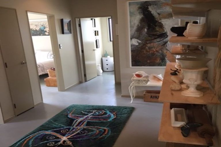 Photo of property in 27 Hicks Crescent, Waikanae Beach, Waikanae, 5036