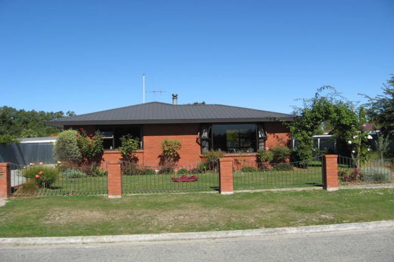 Photo of property in 13 Saint Leonards Road, Temuka, 7920