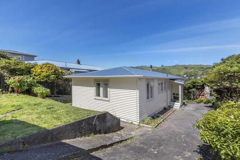 Photo of property in 12 Raroa Place, Pukerua Bay, 5026