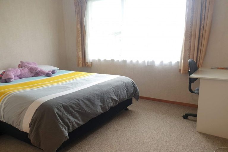 Photo of property in 6 Te Awe Awe Court, Hokowhitu, Palmerston North, 4410