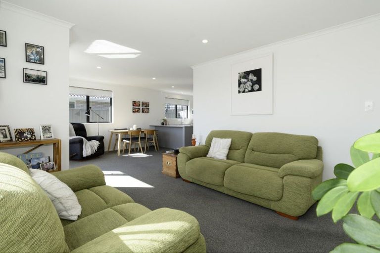 Photo of property in 10 Settler Avenue, Omokoroa, 3114