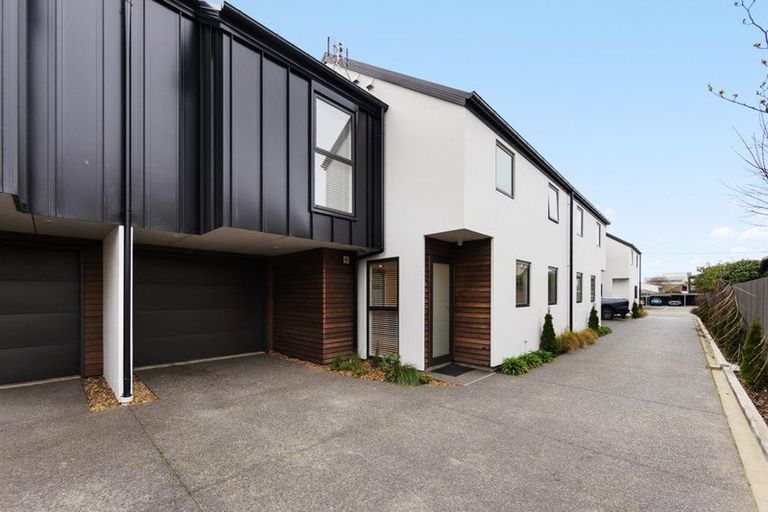 Photo of property in 3/27 Springfield Road, St Albans, Christchurch, 8014