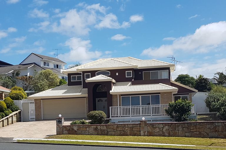 Photo of property in 47 Lagoon Way, West Harbour, Auckland, 0618