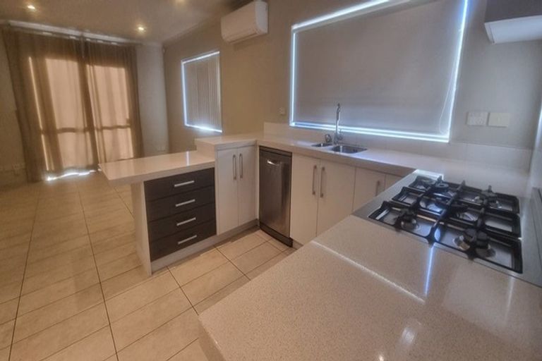 Photo of property in 10 Laurel Oak Drive, Schnapper Rock, Auckland, 0632