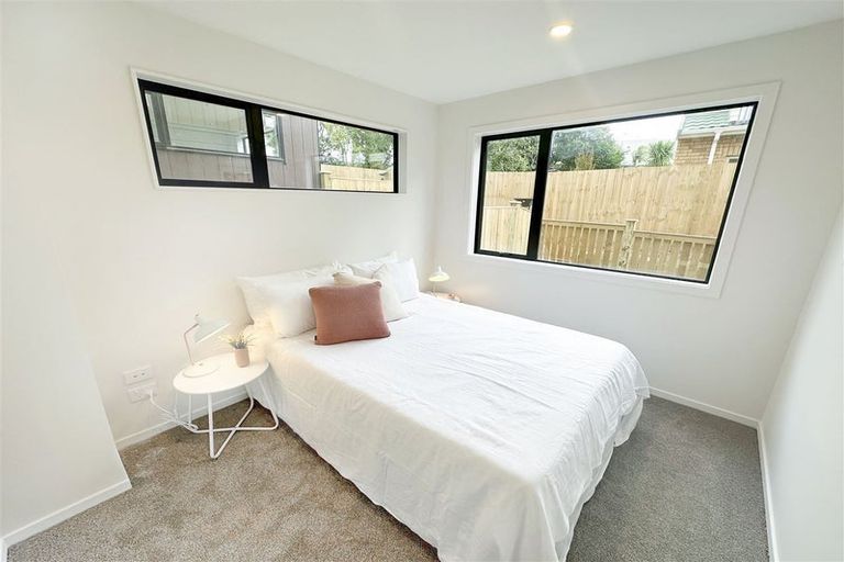 Photo of property in 10/9 Schnapper Rock Road, Greenhithe, Auckland, 0632