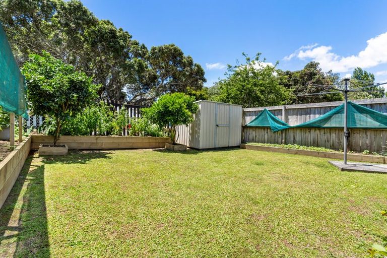 Photo of property in 24 Tutuwhatu Crescent, Weymouth, Auckland, 2103