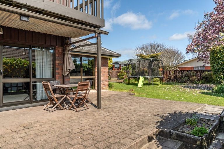 Photo of property in 14 Cooper Place, Chedworth, Hamilton, 3210