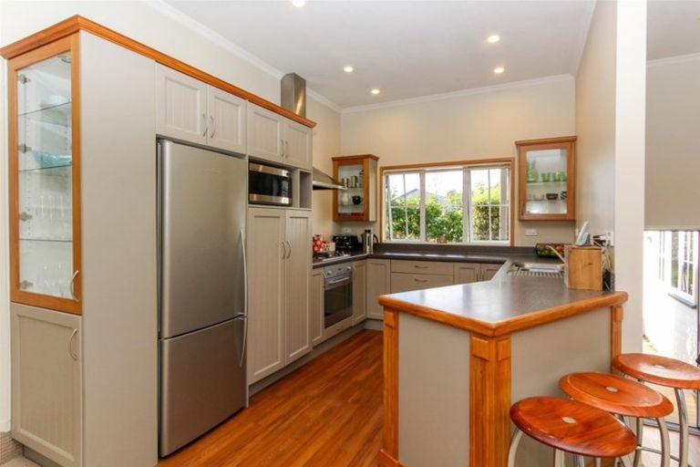 Photo of property in 52a Poplar Grove, Whalers Gate, New Plymouth, 4310