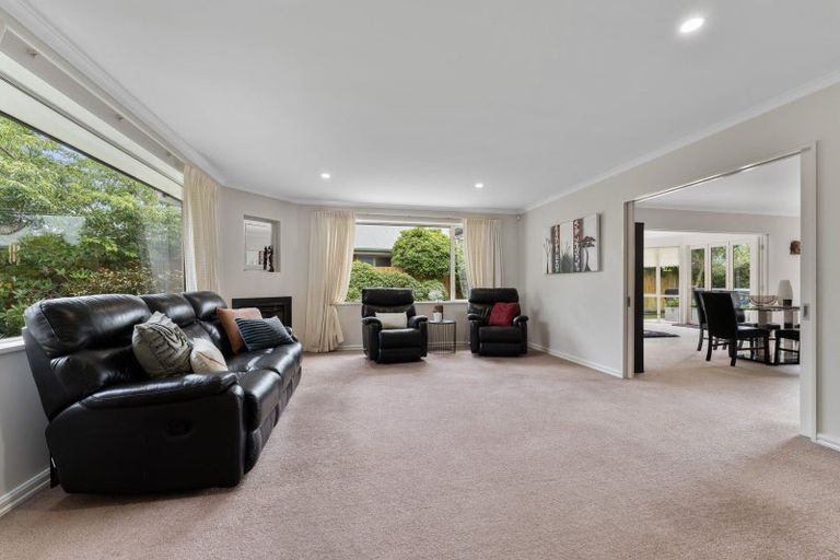 Photo of property in 11 Hoihere Place, Parklands, Christchurch, 8083