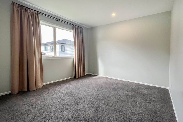 Photo of property in 12 Kota Lane, Hobsonville, Auckland, 0616
