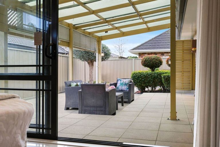 Photo of property in 16 Erceg Way, Rosehill, Papakura, 2113