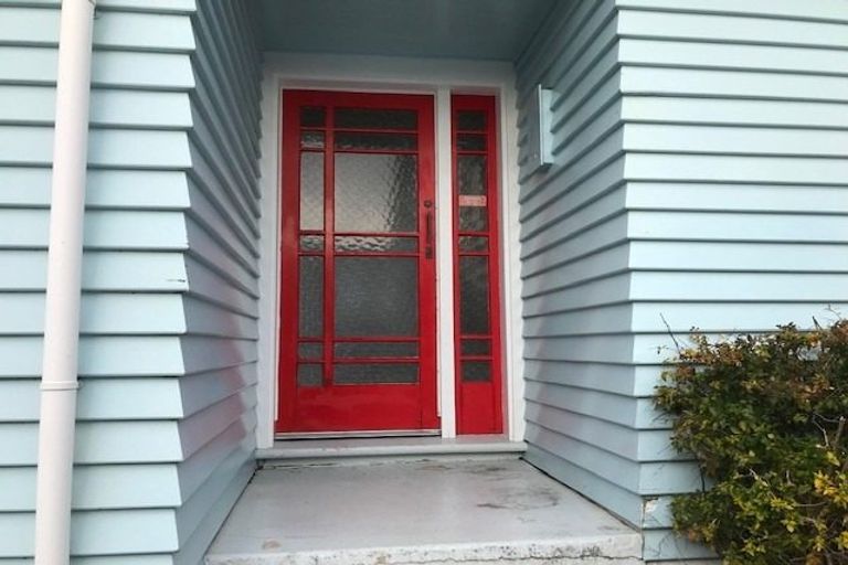 Photo of property in 160 The Ridgeway, Mornington, Wellington, 6021