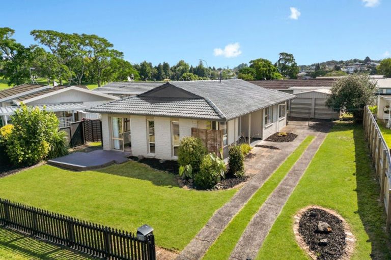 Photo of property in 3 Dalton Crescent, Dinsdale, Hamilton, 3204