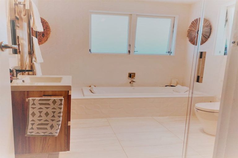 Photo of property in 27 Hona Street, Waikanae Beach, Waikanae, 5036