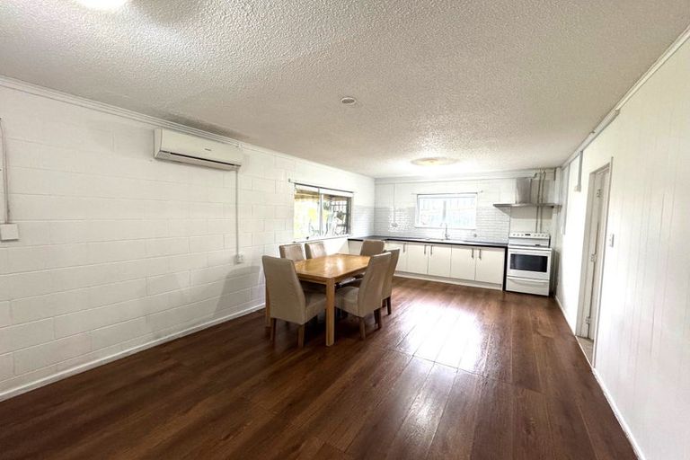 Photo of property in 26 Cyclarama Crescent, Massey, Auckland, 0614