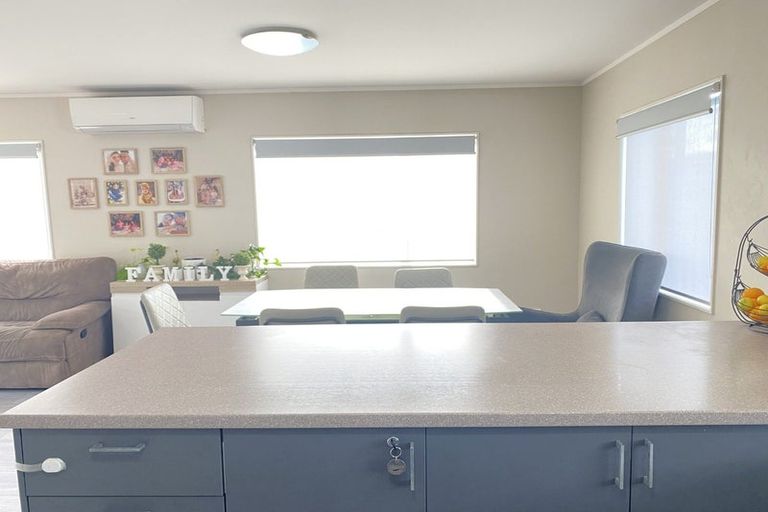 Photo of property in 37b Harrington Road, Henderson, Auckland, 0610