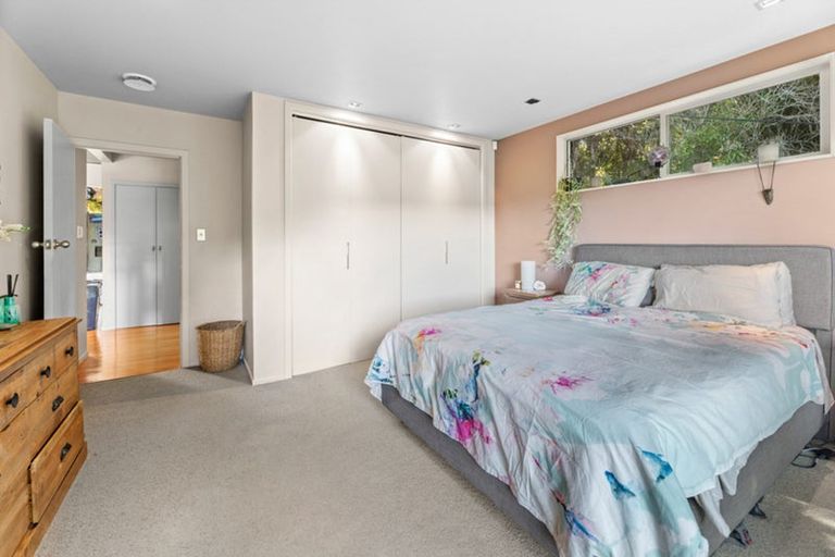 Photo of property in 14 Opou Road, Titirangi, Auckland, 0604