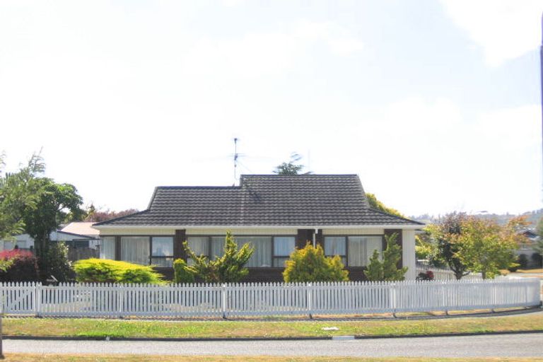 Photo of property in 12 Turon Crescent, Totara Park, Upper Hutt, 5018