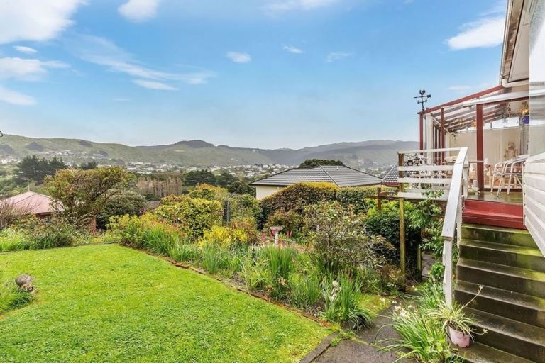 Photo of property in 74 Taylor Terrace, Tawa, Wellington, 5028