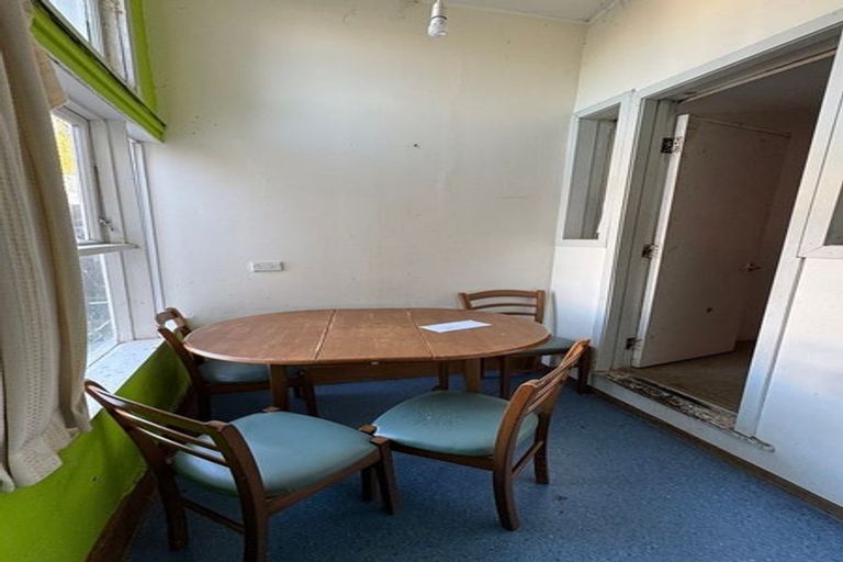 Photo of property in 4 Levy Street, Mount Victoria, Wellington, 6011