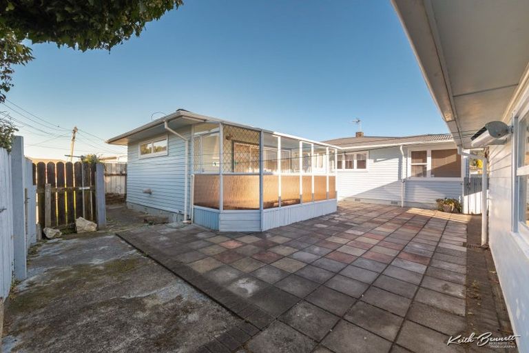 Photo of property in 51 Holyoake Crescent, Avalon, Lower Hutt, 5011