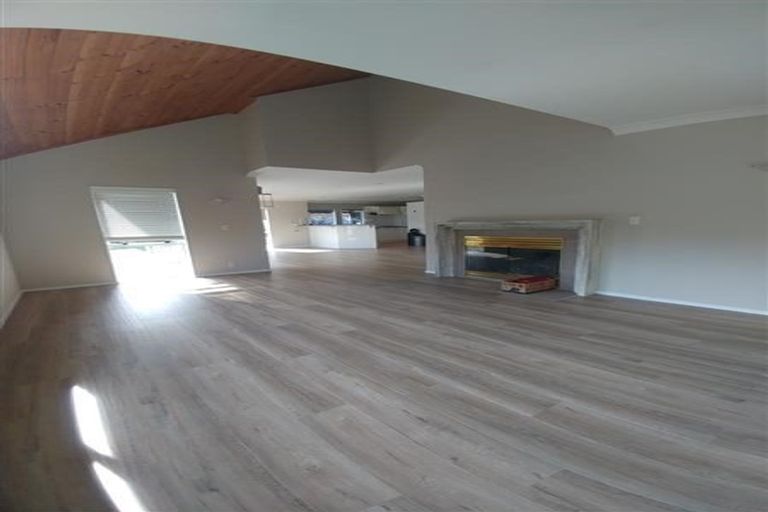 Photo of property in 7 Tarnica Road, Northpark, Auckland, 2013