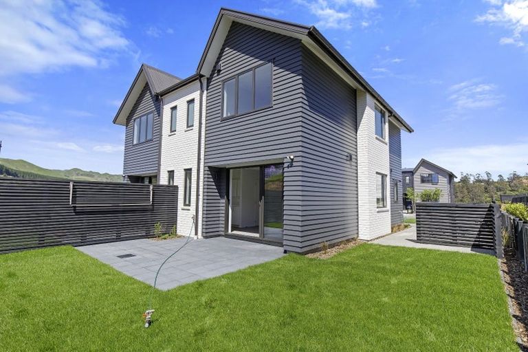 Photo of property in 37 Turtleback Avenue, Whitby, 5024