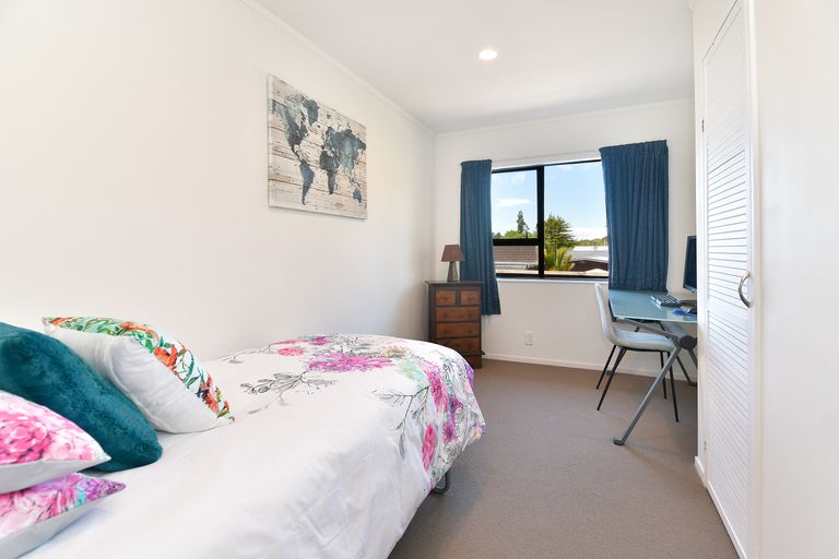 Photo of property in 360a Whangaparaoa Road, Stanmore Bay, Whangaparaoa, 0932