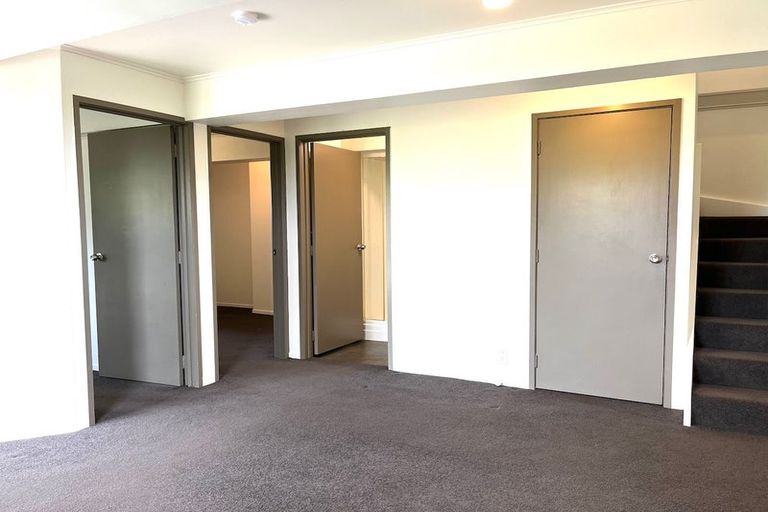 Photo of property in 32 Roick Parade, Glen Eden, Auckland, 0602