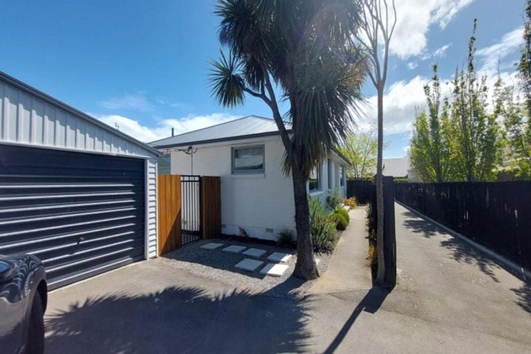 Photo of property in 1/55 Mcfaddens Road, St Albans, Christchurch, 8052