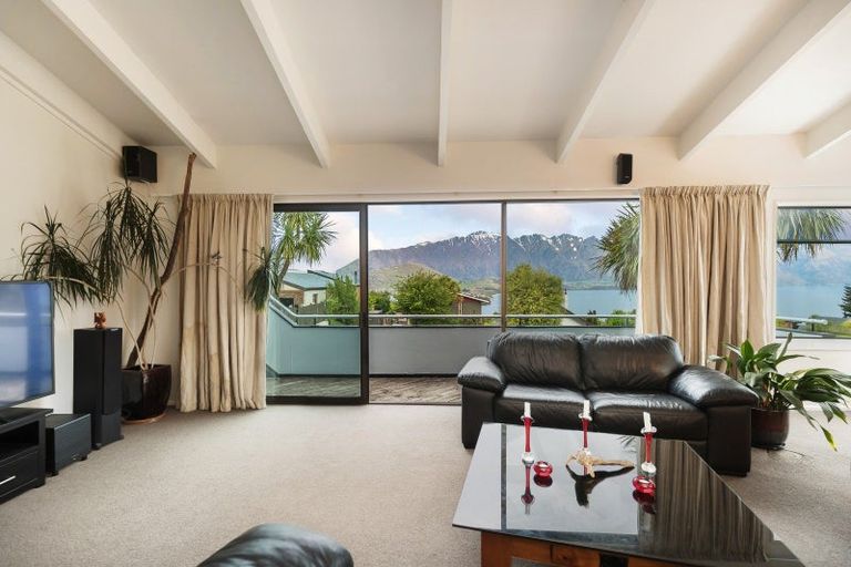 Photo of property in 20 Greenstone Place, Fernhill, Queenstown, 9300