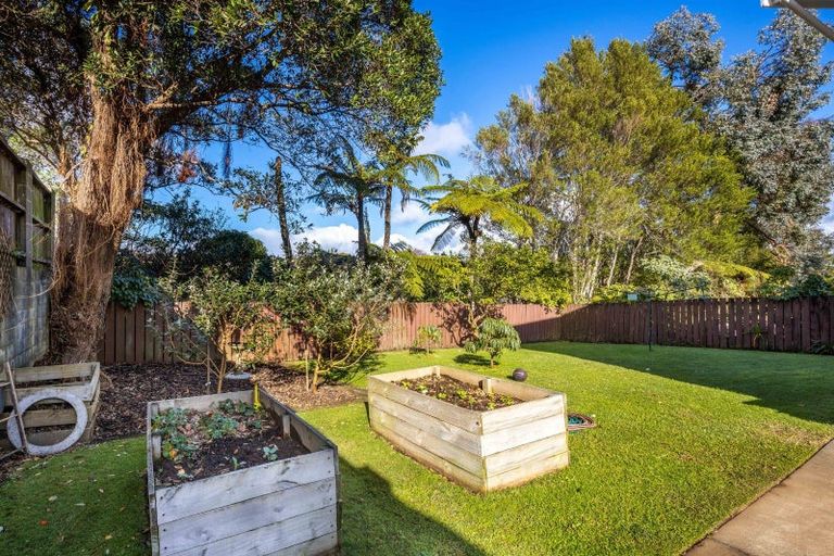 Photo of property in 21 Cumberland Street, Merrilands, New Plymouth, 4312