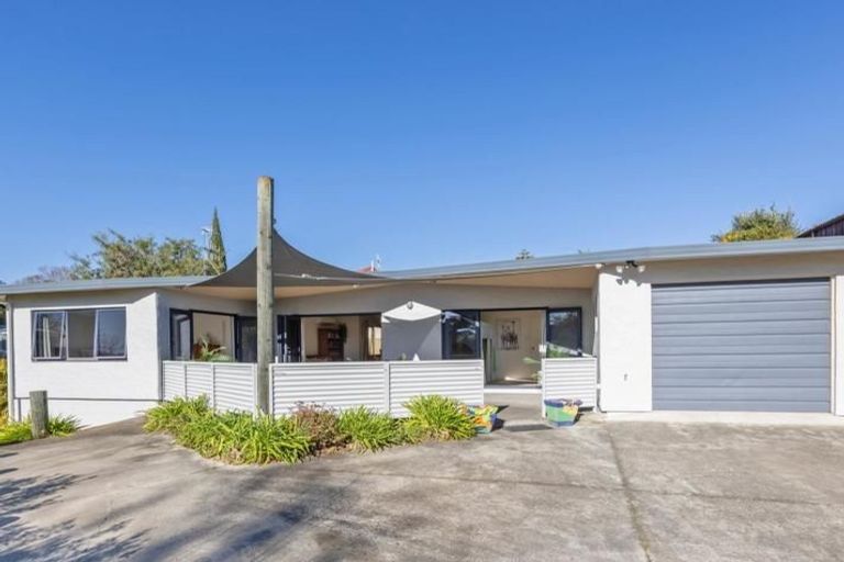 Photo of property in 6 Busby Place, Havelock North, 4130