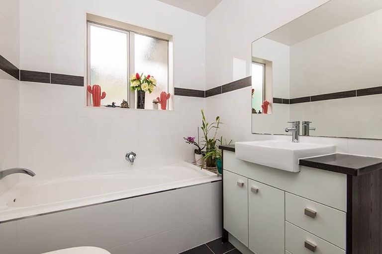 Photo of property in 11 Clady Drive, Flat Bush, Auckland, 2019