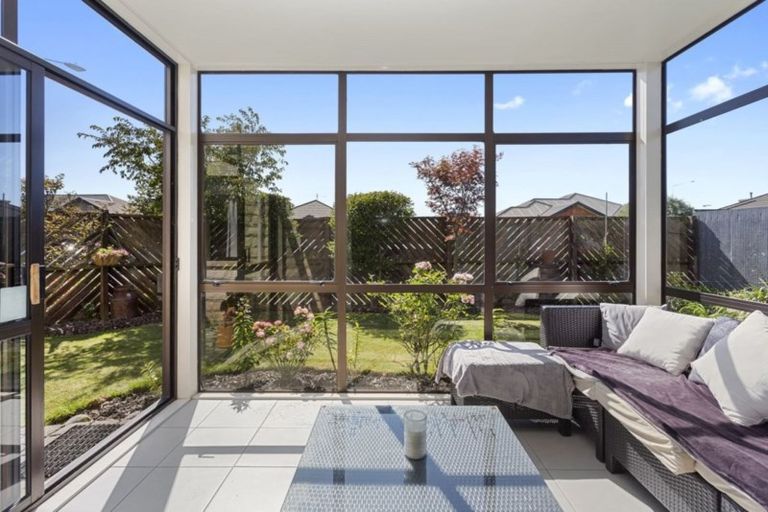 Photo of property in 5 Sheraton Place, Redwood, Christchurch, 8051