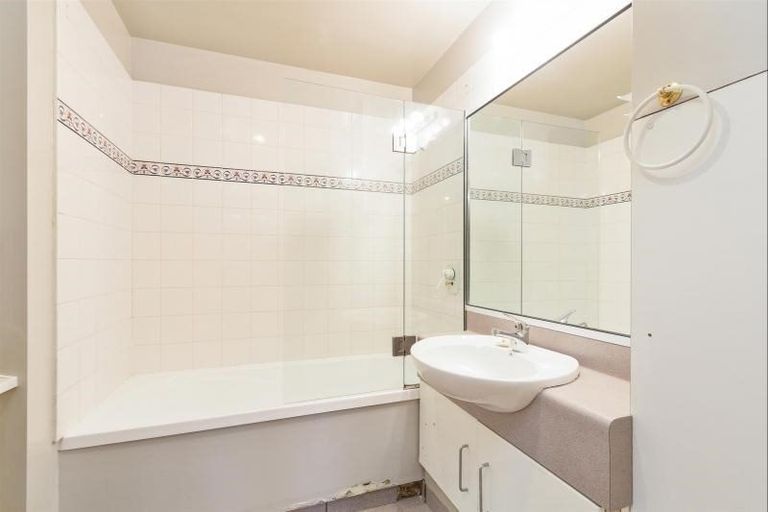 Photo of property in 1/21 Hewitts Road, Merivale, Christchurch, 8014