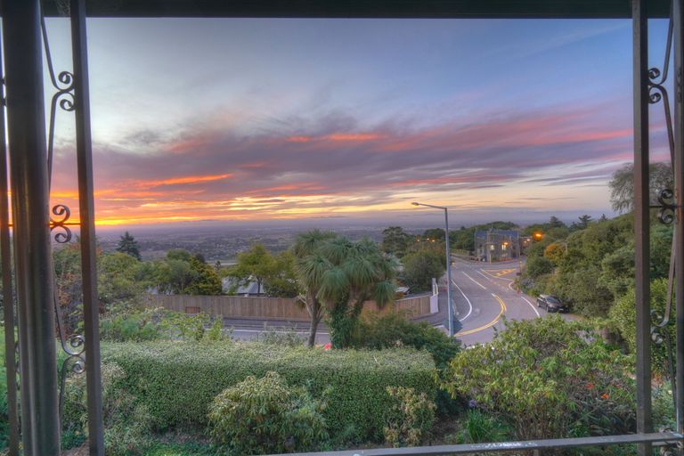 Photo of property in 193 Dyers Pass Road, Cashmere, Christchurch, 8022