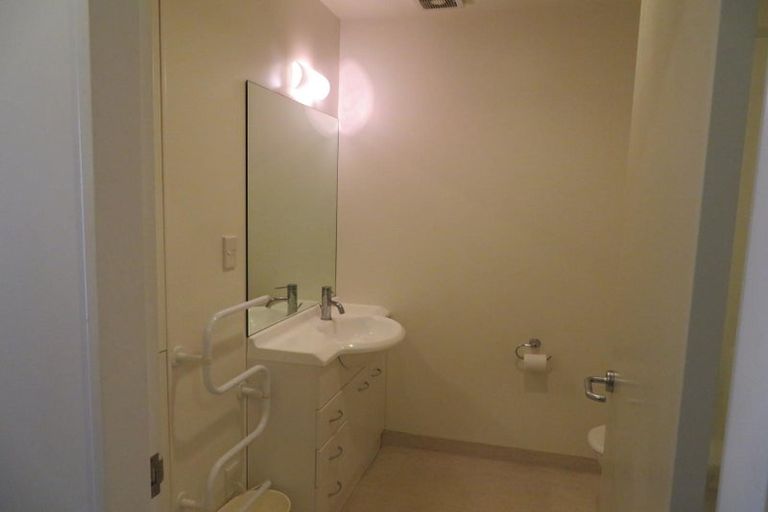 Photo of property in Terrace Heights Apartments, 2/163p The Terrace, Wellington Central, Wellington, 6011