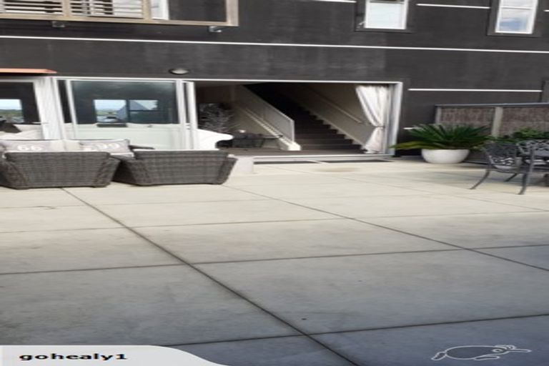 Photo of property in The Terraces, 10/9 Humber Street, Pandora, Napier, 4110