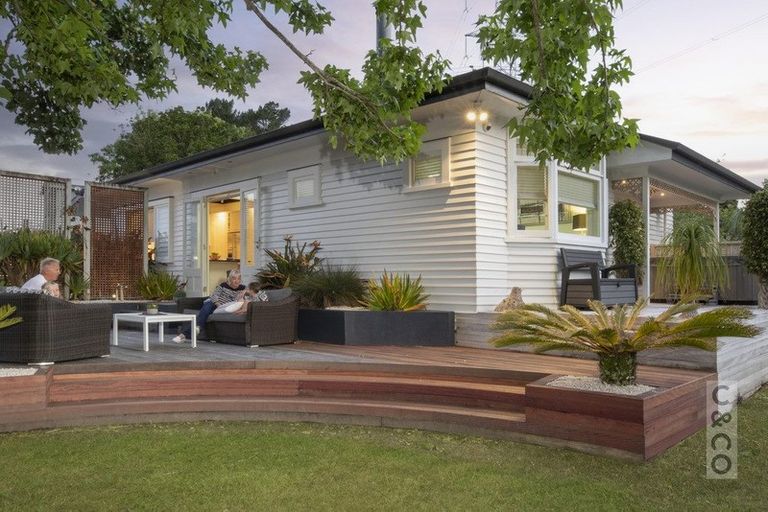 Photo of property in 1239 Peak Road, Helensville, 0875