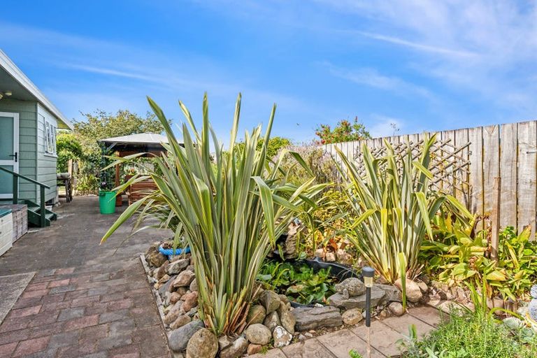 Photo of property in 52 Campbell Avenue, Paraparaumu, 5032